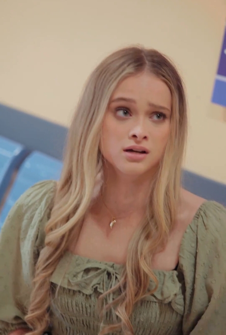 Obsessed with His Silent Bride episode 3 - Eva confronting financial imprisonment